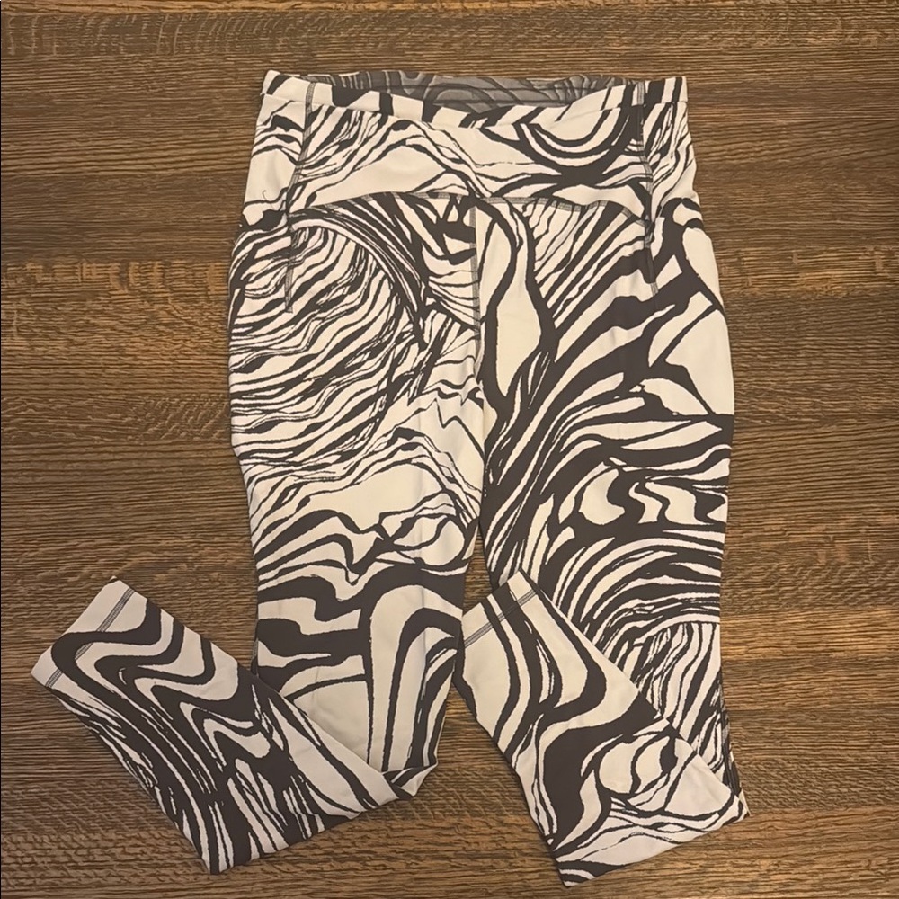 Base pace high rise print legging